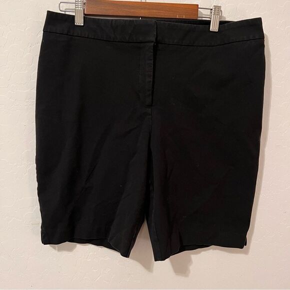 Chicos 2 fabulously slimming perfect stretch chino shorts - Picture 1 of 9